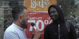 Amazing Conversion to Islam in 8 minutes ! ‘Live’ Street Dawah