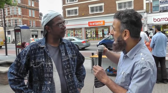 ‘Live’Dawah-How Paul becomes Muslim in a few minutes ! Part 1-2 Street Dawah