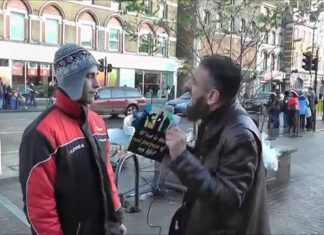 Christian Converts to Islam. Must See Ending -‘Live’ Street Dawah