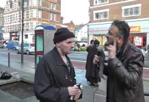 British Man Converts to Islam – Street Dawah (Live)
